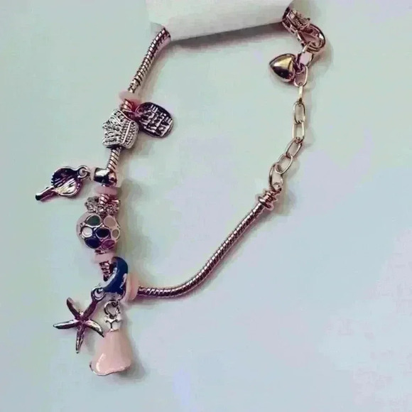 GOLD Tone Adjustable length Charm Beacelet - Picture 9 of 11